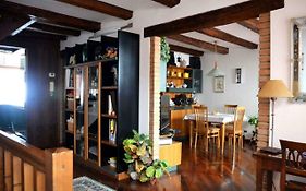 Relaxing Venetian Flat